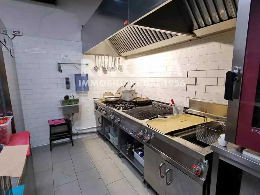 Immagine 19 di Attività commerciale in vendita  in Piazza Barberini a Roma