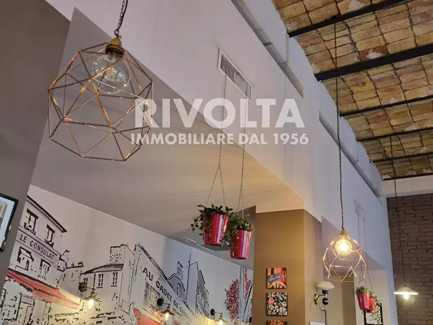 Immagine 21 di Attività commerciale in vendita  in Piazza Barberini a Roma