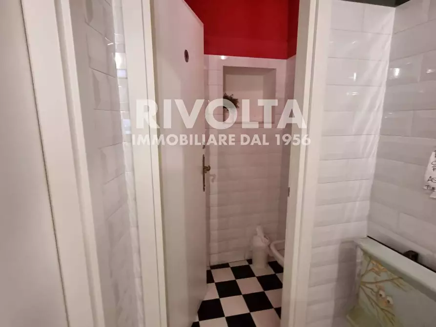 Immagine 24 di Attività commerciale in vendita  in Piazza Barberini a Roma