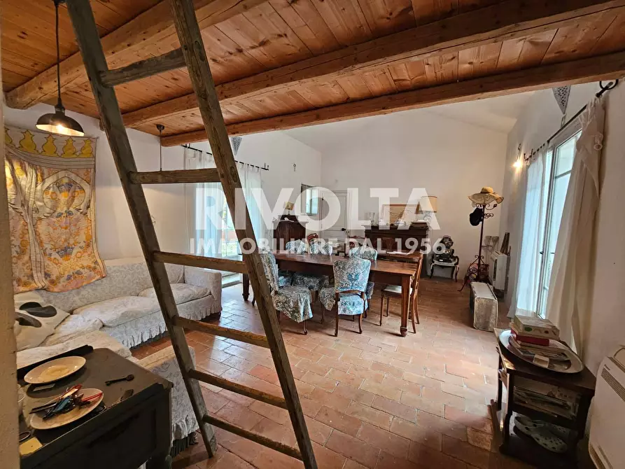 Immagine 1 di Villa in vendita  in strada di santa maria la rocca a Terni