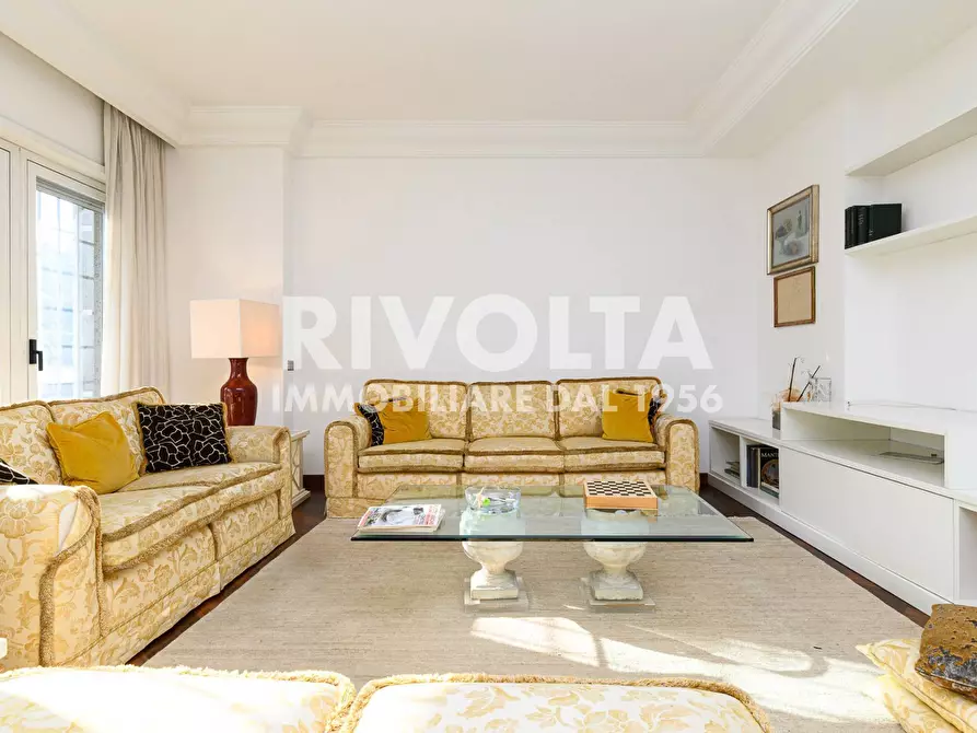 Immagine 21 di Appartamento in vendita  in Viale Cortina D'ampezzo 47 a Roma