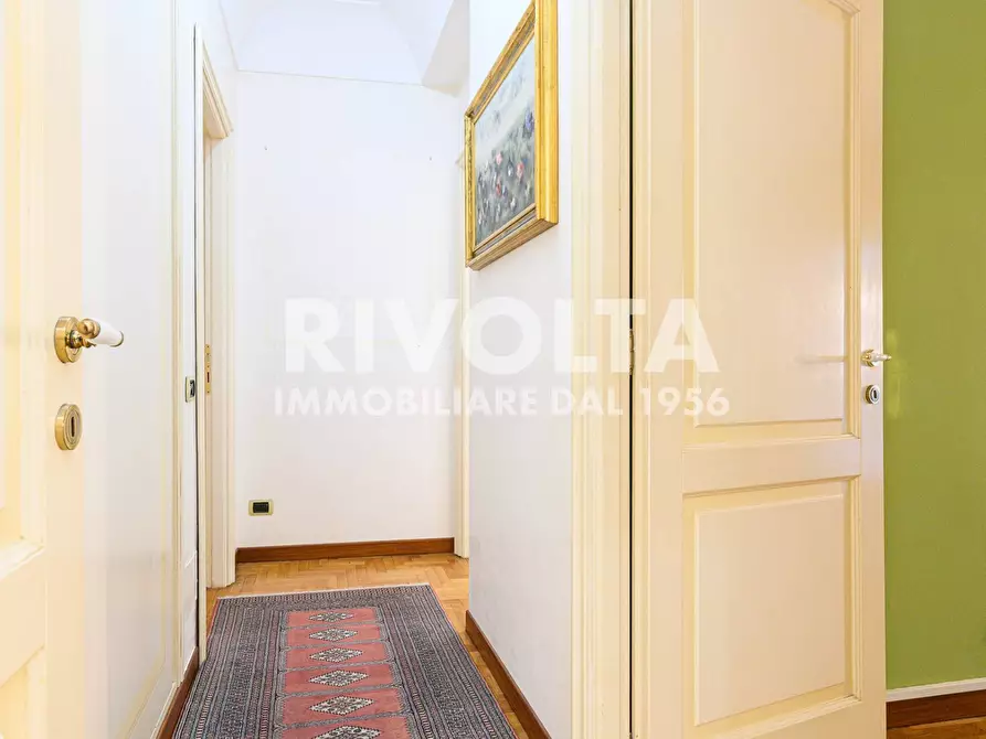 Immagine 34 di Appartamento in vendita  in Viale Cortina D'ampezzo 47 a Roma