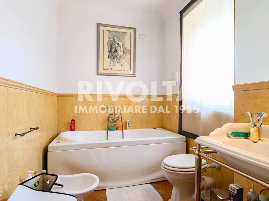 Immagine 41 di Appartamento in vendita  in Viale Cortina D'ampezzo 47 a Roma