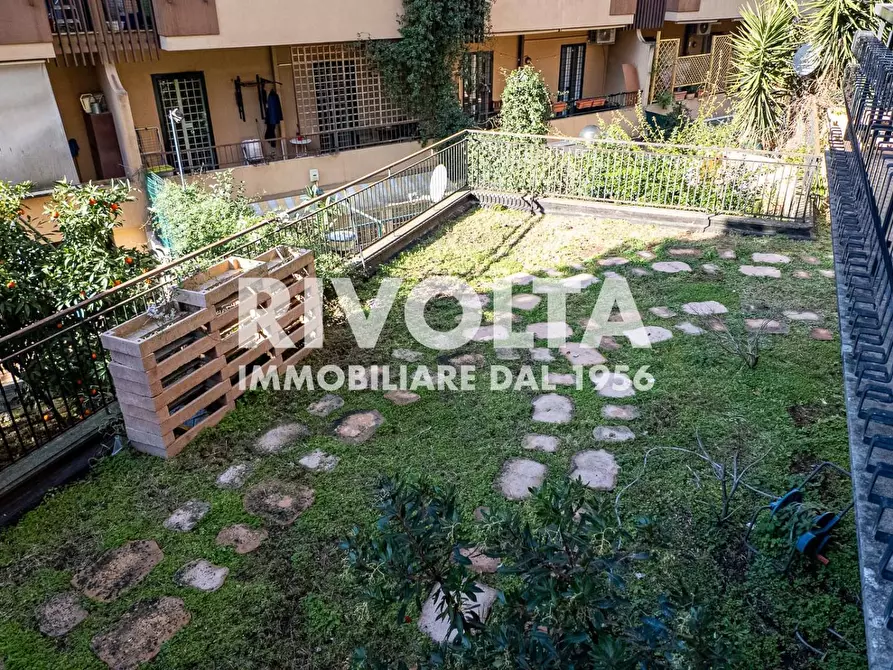 Immagine 5 di Appartamento in vendita  in Via Antonio Serra a Roma