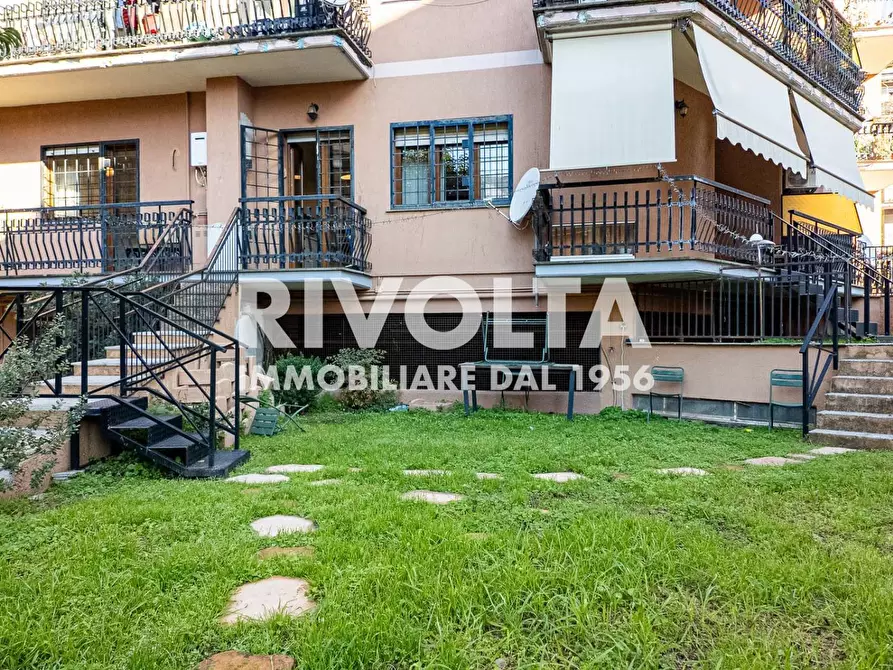 Immagine 14 di Appartamento in vendita  in Via Antonio Serra a Roma