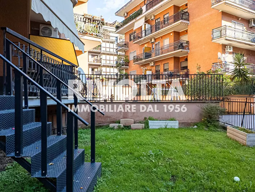 Immagine 17 di Appartamento in vendita  in Via Antonio Serra a Roma