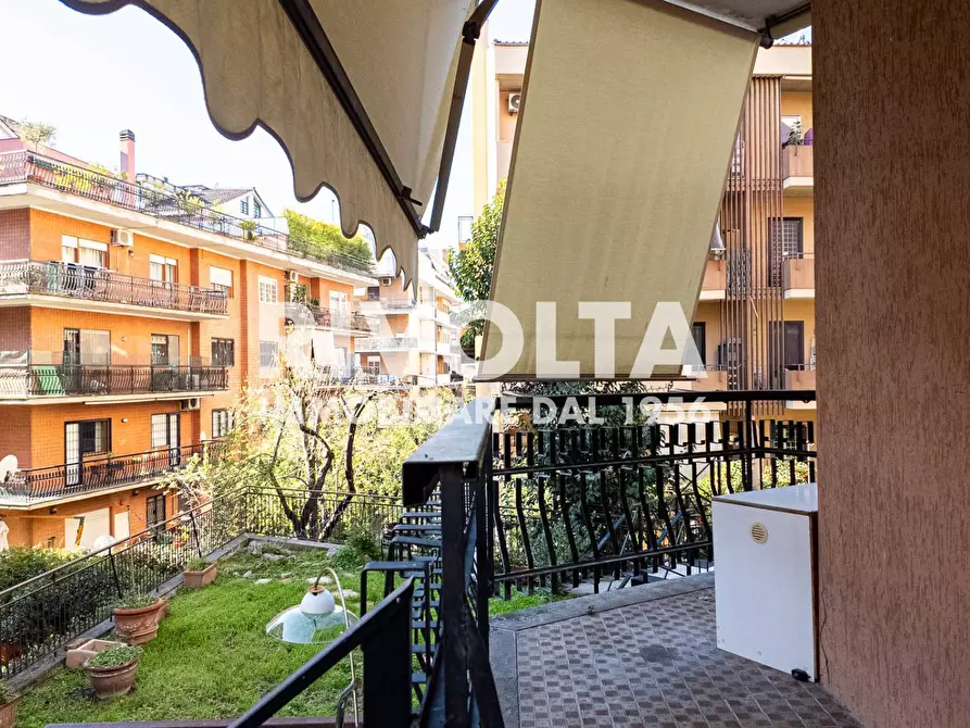 Immagine 23 di Appartamento in vendita  in Via Antonio Serra a Roma