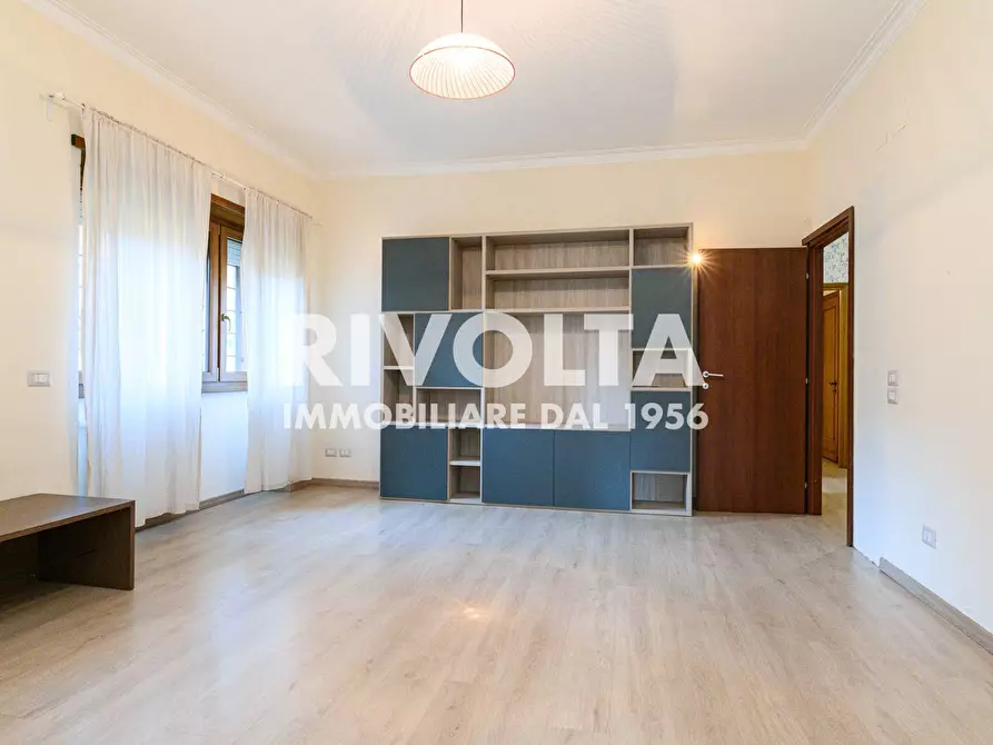 Immagine 28 di Appartamento in vendita  in Via Antonio Serra a Roma