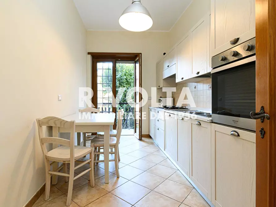 Immagine 31 di Appartamento in vendita  in Via Antonio Serra a Roma