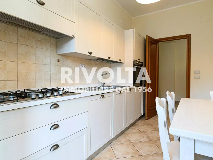 Immagine 34 di Appartamento in vendita  in Via Antonio Serra a Roma