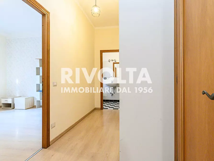 Immagine 36 di Appartamento in vendita  in Via Antonio Serra a Roma
