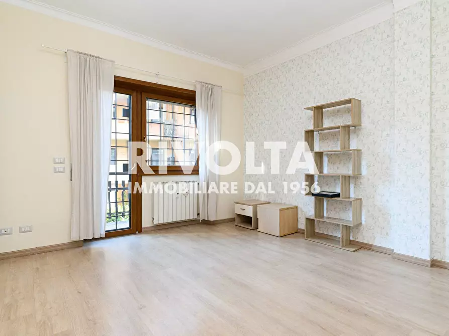 Immagine 38 di Appartamento in vendita  in Via Antonio Serra a Roma