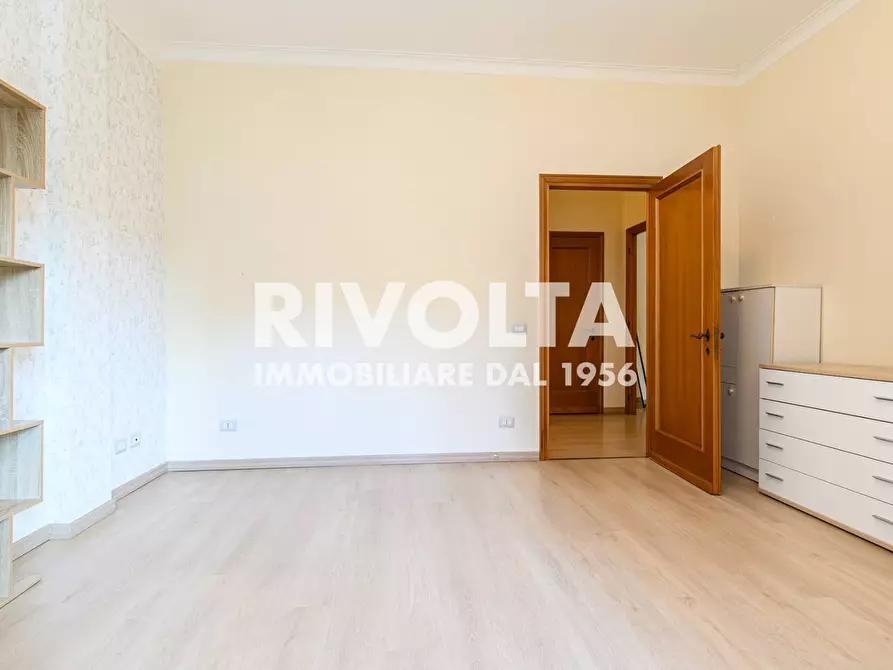 Immagine 40 di Appartamento in vendita  in Via Antonio Serra a Roma