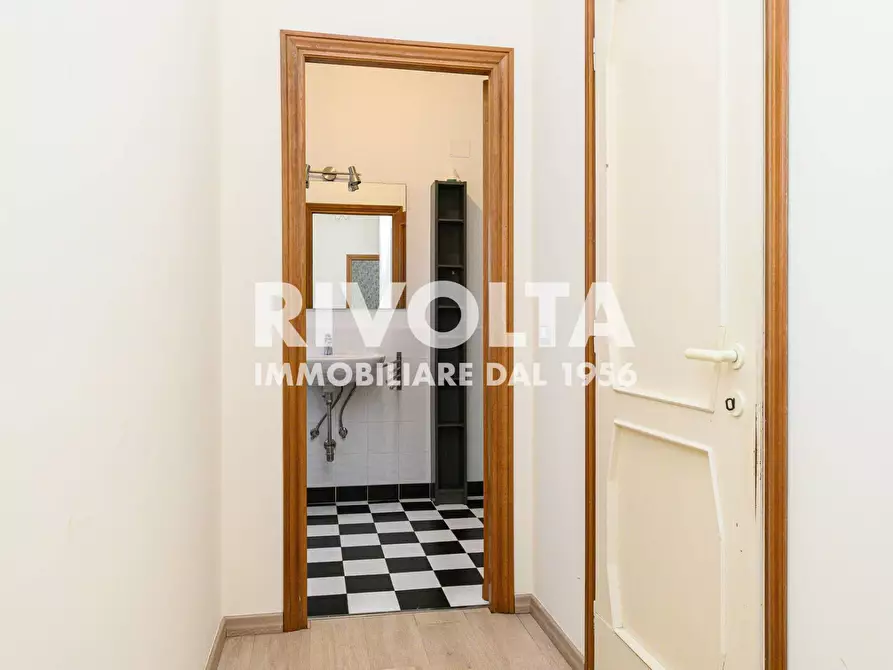 Immagine 41 di Appartamento in vendita  in Via Antonio Serra a Roma