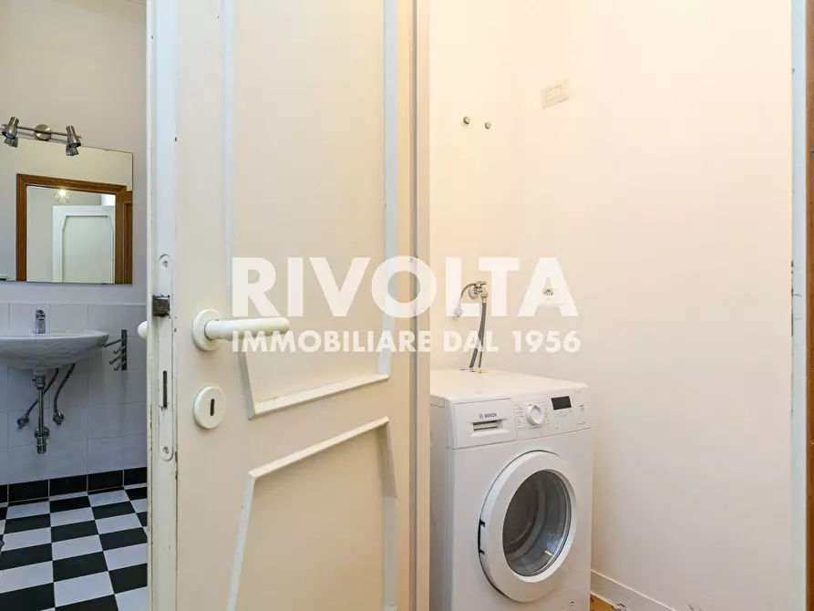 Immagine 42 di Appartamento in vendita  in Via Antonio Serra a Roma