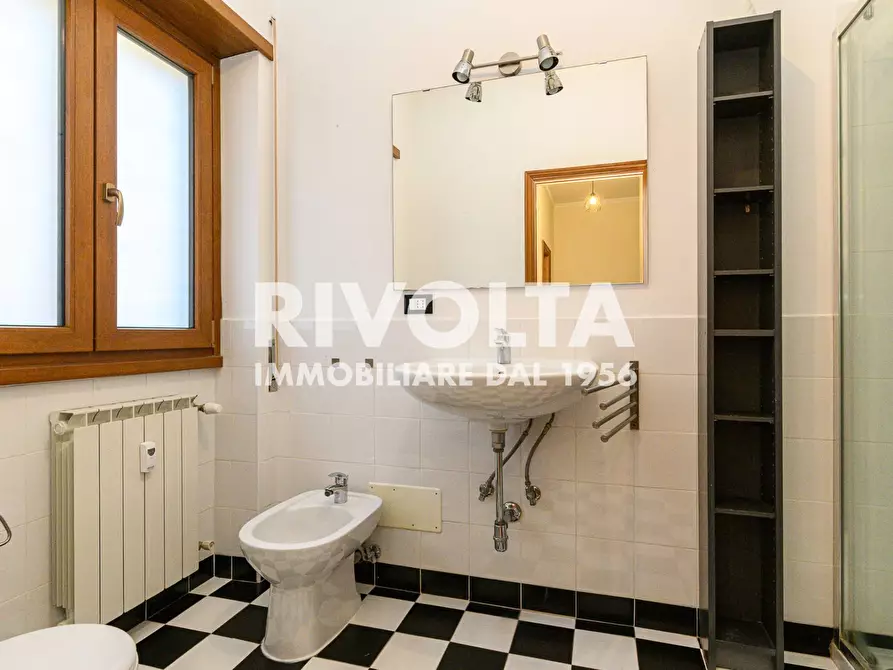 Immagine 43 di Appartamento in vendita  in Via Antonio Serra a Roma