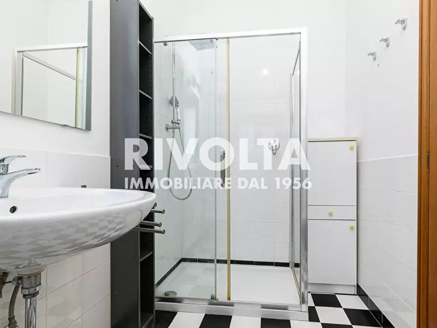 Immagine 45 di Appartamento in vendita  in Via Antonio Serra a Roma