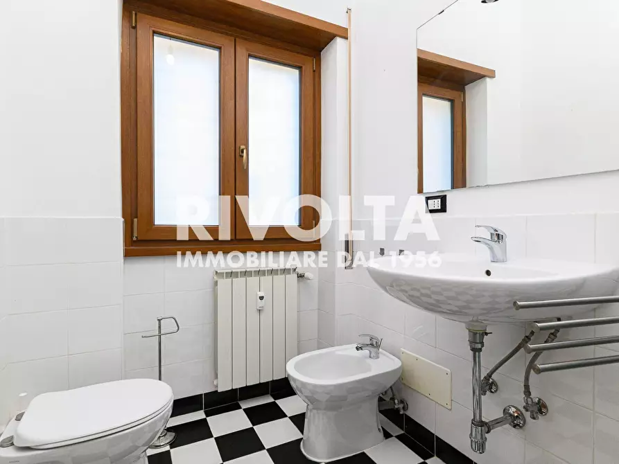 Immagine 46 di Appartamento in vendita  in Via Antonio Serra a Roma