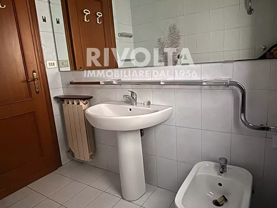 Immagine 37 di Appartamento in affitto  in Via Cassia a Roma