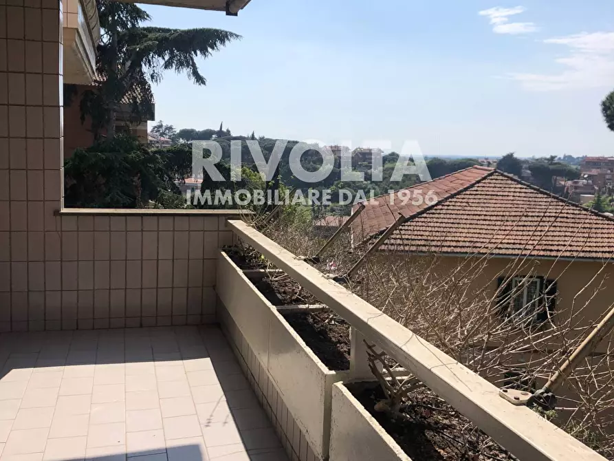 Immagine 42 di Appartamento in affitto  in Via Cassia a Roma