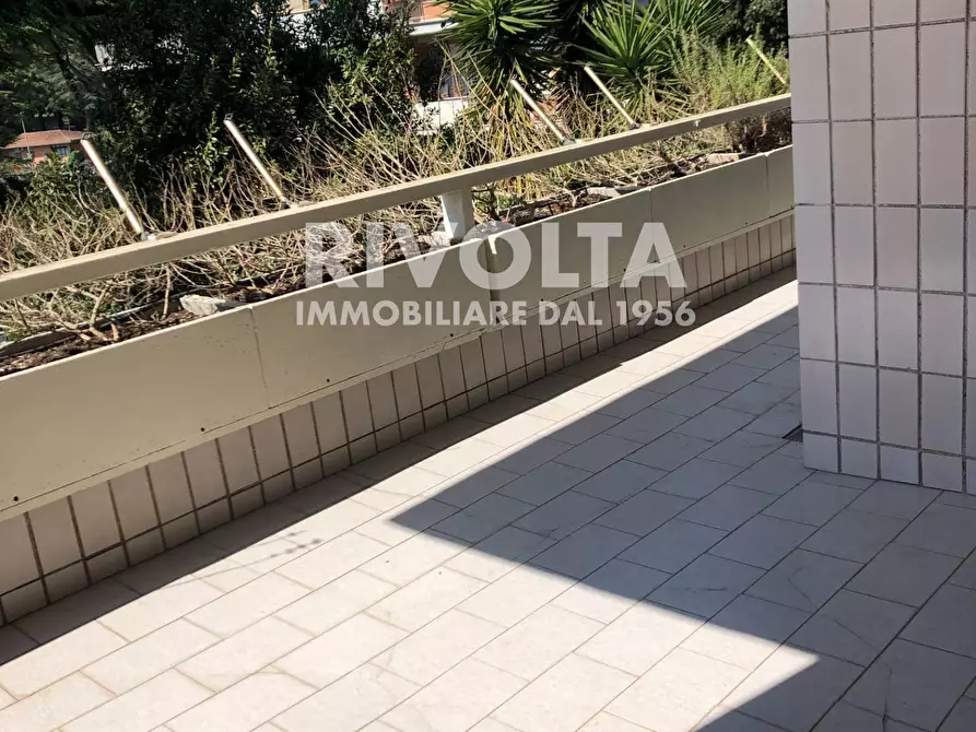 Immagine 44 di Appartamento in affitto  in Via Cassia a Roma