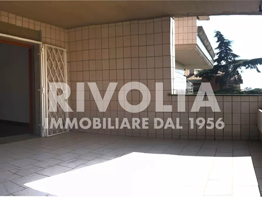 Immagine 51 di Appartamento in affitto  in Via Cassia a Roma