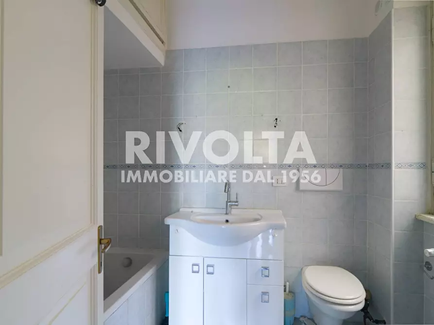 Immagine 10 di Appartamento in vendita  in Viale Cortina D'ampezzo a Roma