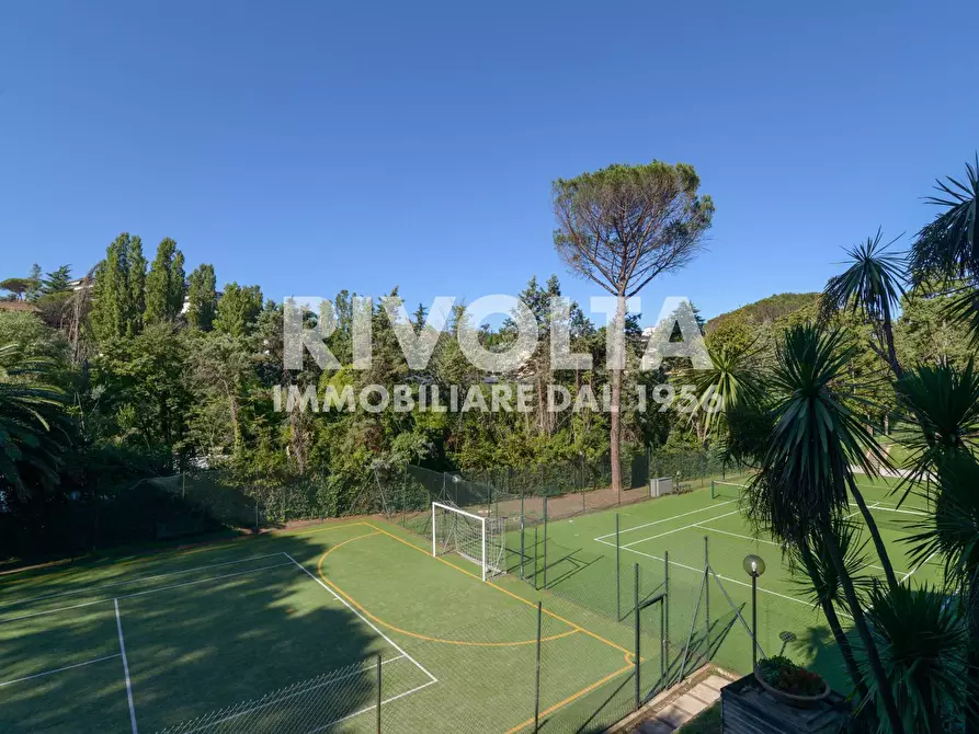 Immagine 18 di Appartamento in vendita  in Viale Cortina D'ampezzo a Roma