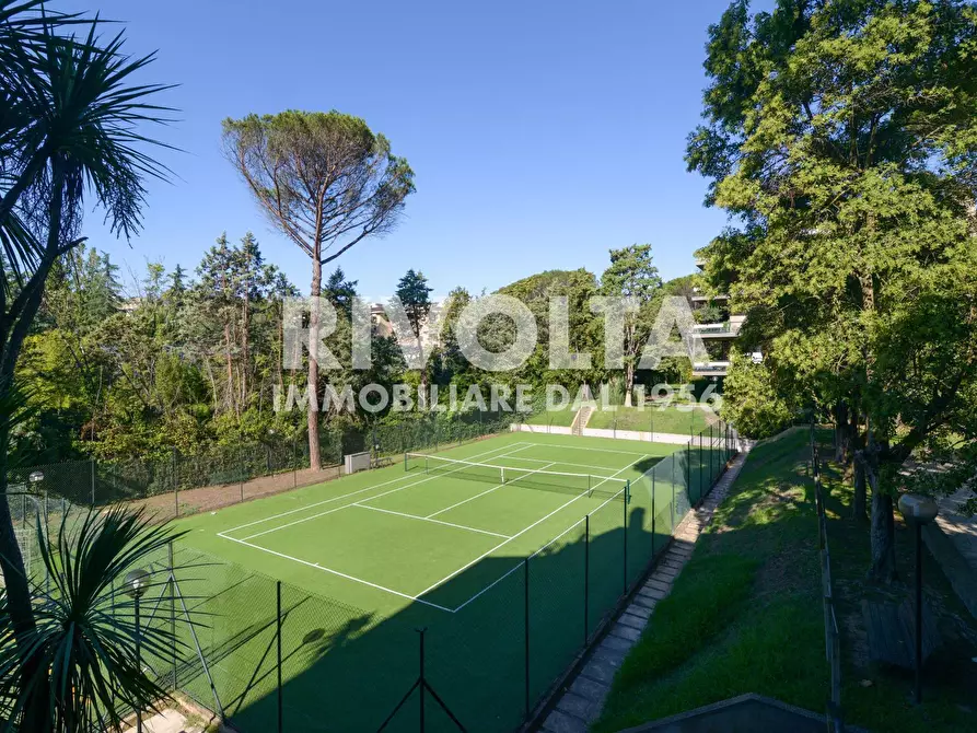 Immagine 19 di Appartamento in vendita  in Viale Cortina D'ampezzo a Roma