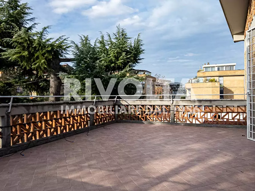 Immagine 15 di Attico in affitto  a Roma