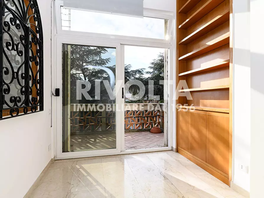 Immagine 26 di Attico in affitto  a Roma