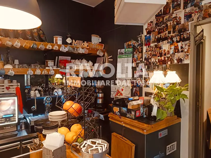 Immagine 4 di Attività commerciale in vendita  in Via Andrea Bafile a Roma