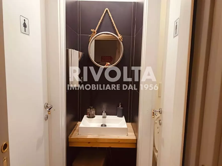 Immagine 15 di Attività commerciale in vendita  in Via Andrea Bafile a Roma