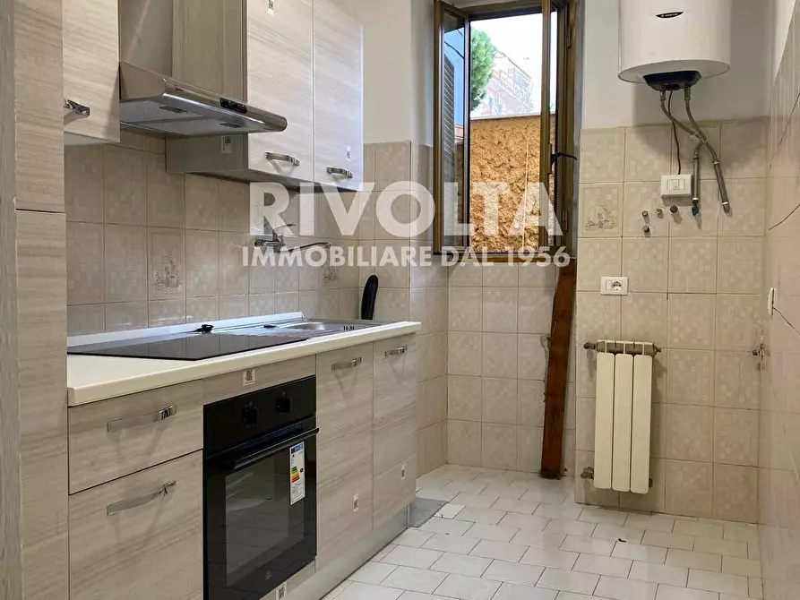 Immagine 2 di Appartamento in affitto  in Via Delle Acacie a Roma