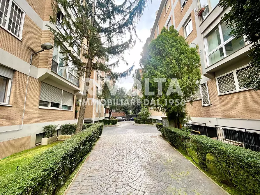 Immagine 24 di Appartamento in affitto  in Via Francesco Coletti a Roma