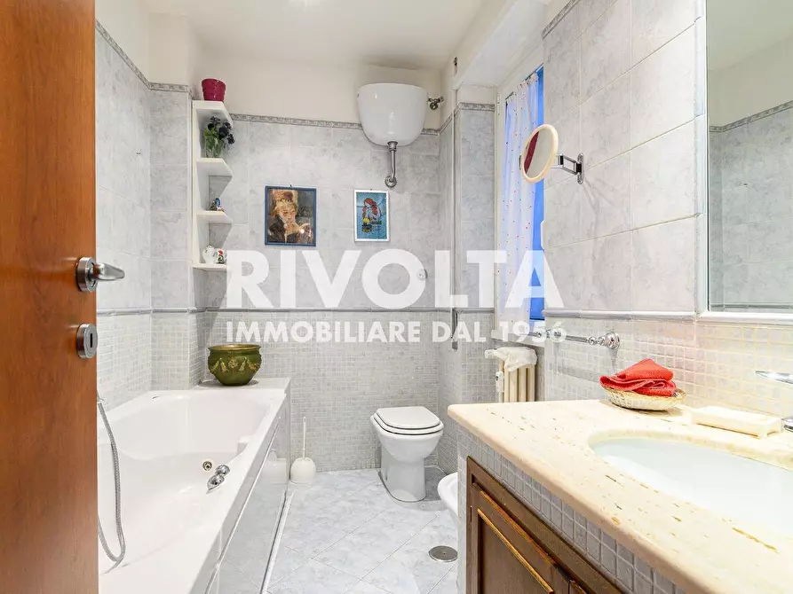 Immagine 14 di Appartamento in vendita  in Via Jaime Pintor a Roma