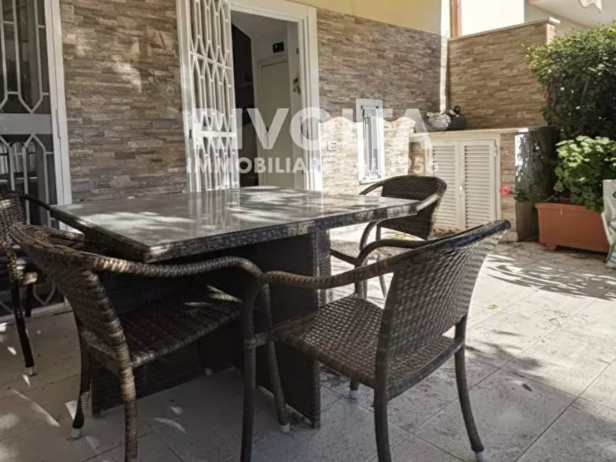 Immagine 17 di Villetta a schiera in vendita  in Viale Nettuno a Fiumicino