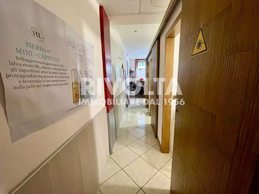 Immagine 14 di Locale commerciale in affitto  in Via Di Priscilla a Roma