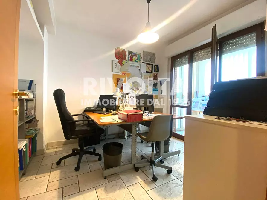 Immagine 3 di Appartamento in vendita  in Via Del Ponte Di Castel Giubileo a Roma