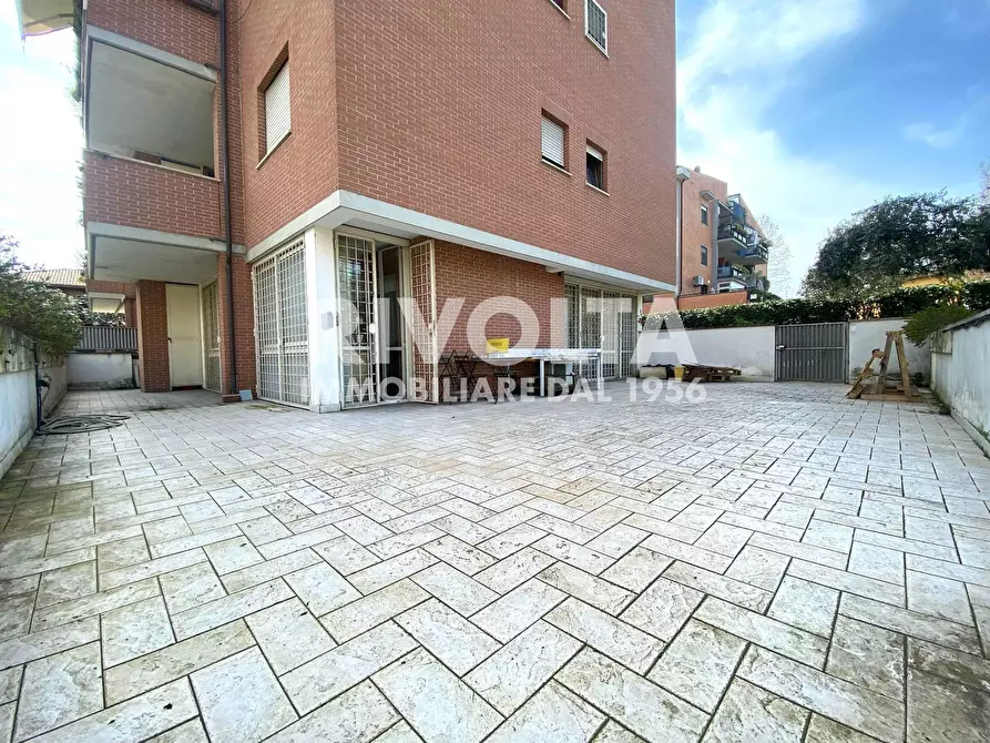 Immagine 15 di Appartamento in vendita  in Via Del Ponte Di Castel Giubileo a Roma