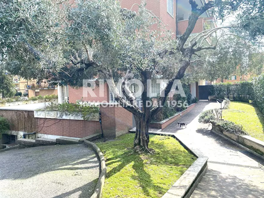 Immagine 16 di Appartamento in vendita  in Via Del Ponte Di Castel Giubileo a Roma