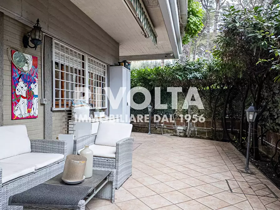 Immagine 3 di Appartamento in vendita  in Largo Temistocle Solera a Roma