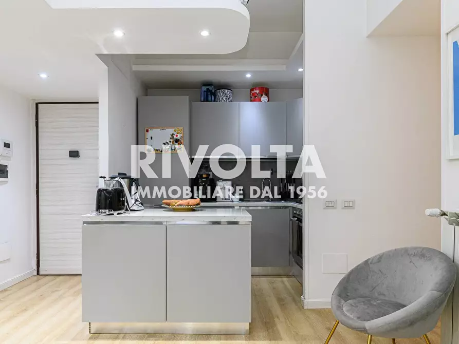 Immagine 26 di Appartamento in vendita  in Largo Temistocle Solera a Roma