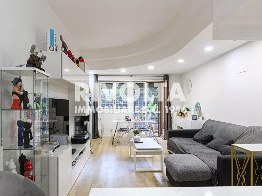 Immagine 30 di Appartamento in vendita  in Largo Temistocle Solera a Roma