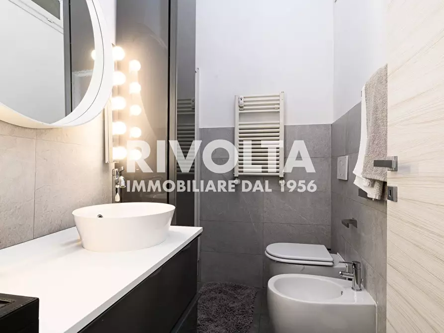 Immagine 35 di Appartamento in vendita  in Largo Temistocle Solera a Roma