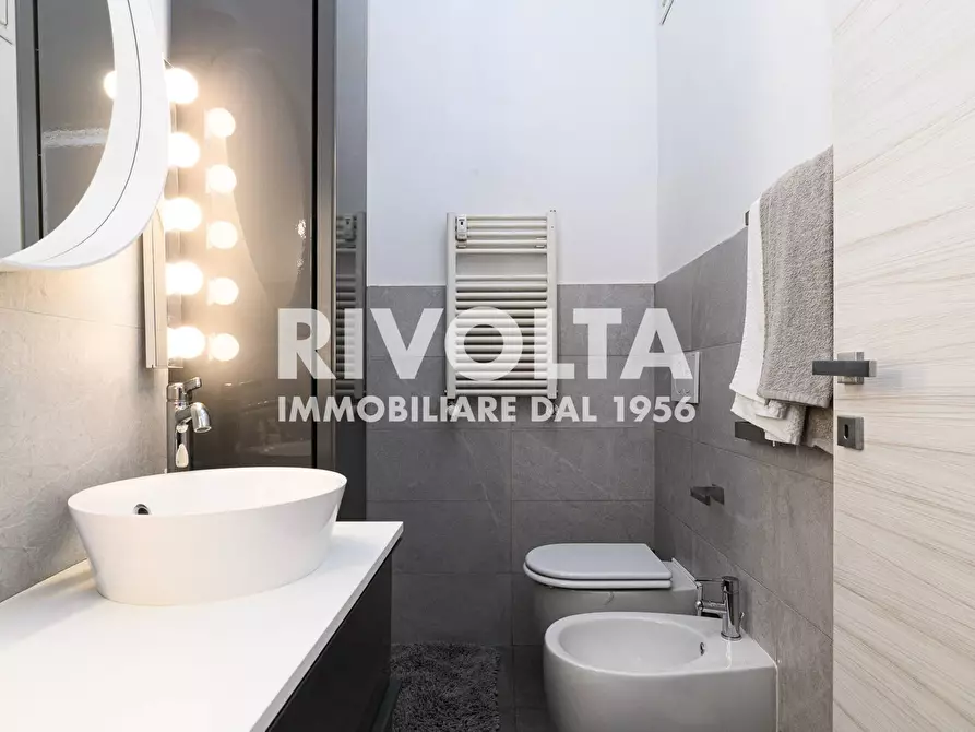 Immagine 36 di Appartamento in vendita  in Largo Temistocle Solera a Roma