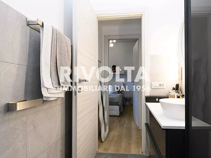 Immagine 38 di Appartamento in vendita  in Largo Temistocle Solera a Roma