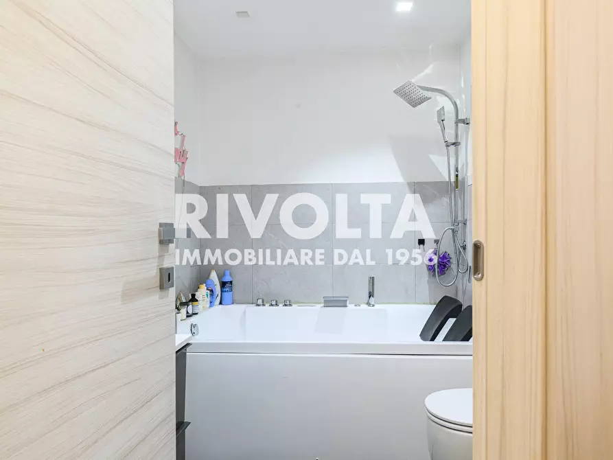 Immagine 44 di Appartamento in vendita  in Largo Temistocle Solera a Roma