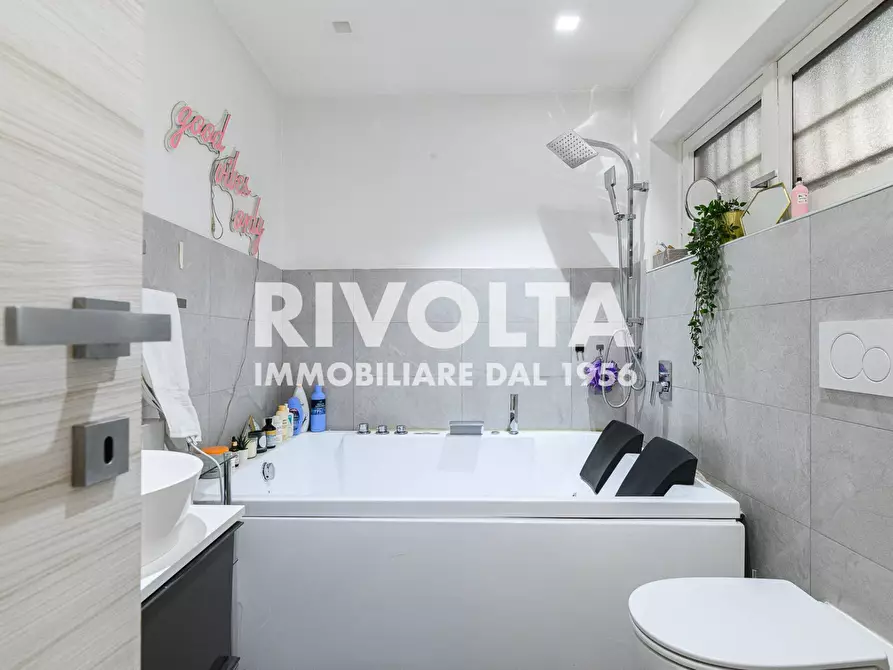 Immagine 46 di Appartamento in vendita  in Largo Temistocle Solera a Roma