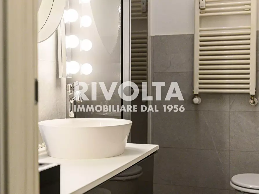 Immagine 50 di Appartamento in vendita  in Largo Temistocle Solera a Roma